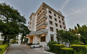 Sun-N-Sand Suites, Shirdi